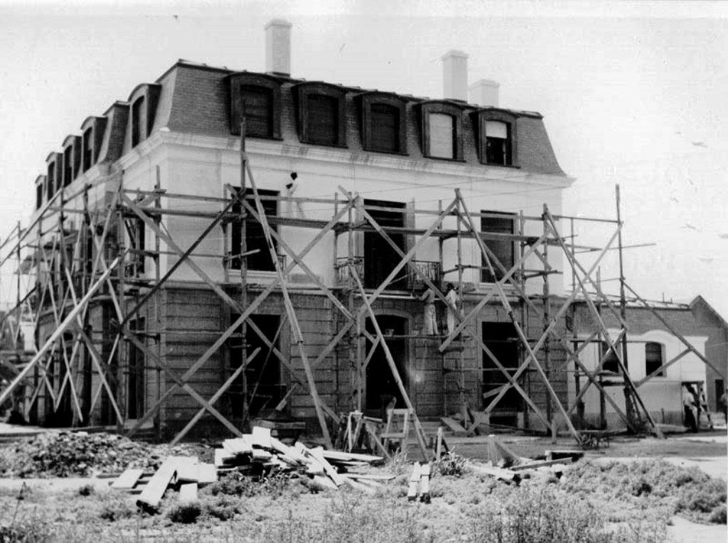 Construcción del Pabellón Residencial de la Universidad Nacional de Córdoba, siglo XX