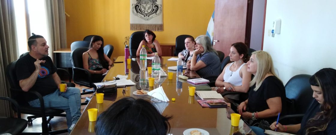 Reunión de espacios de Género y Sexualidades de la FFyH con autoridades de la UNC
